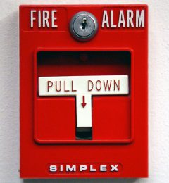 fire-alarm-1472147-640x960